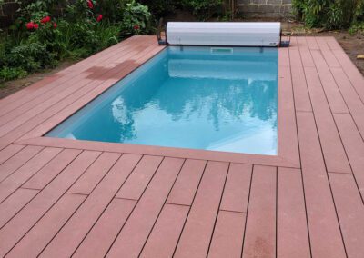 Piscine préfabriquée avec finition haut de gamme